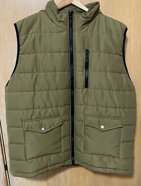 Atlas For Men Quilted Insulated Vest Size Large Hidden Hood Excellent Condition